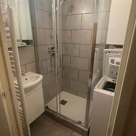 Montagne Avec Balcon Et Acceptant Petits Chiens - Fr-1-165a-204 * Pra Loup