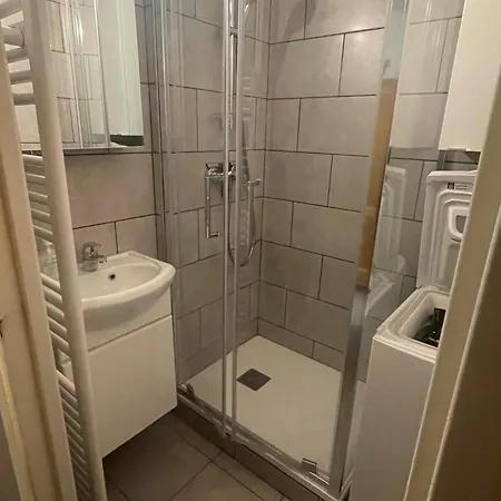 Montagne Avec Balcon Et Acceptant Petits Chiens - Fr-1-165a-204 Pra Loup